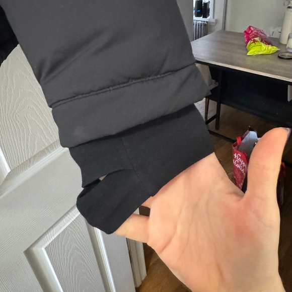 ARITZIA SUPER PUFF SHORTY CLIMATTE - Picture 9 of 13